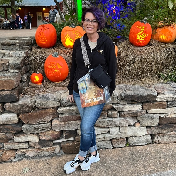 Meet your Posher, Christine - Picture 4 of 4